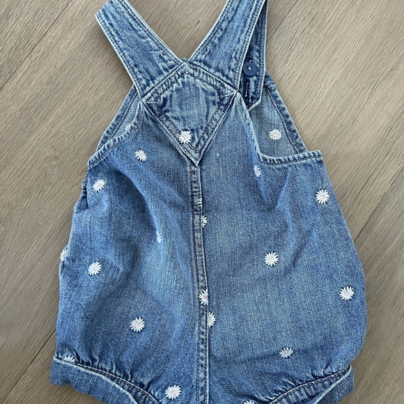 GAP Baby Denim Shortalls 6-12 M - Picture 3 of 6